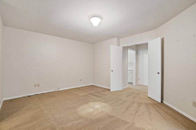 551 Oakbrook Dr, Modesto, CA 95354