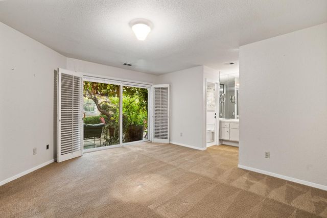 551 Oakbrook Dr, Modesto, CA 95354