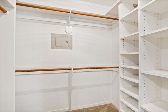 551 Oakbrook Dr, Modesto, CA 95354