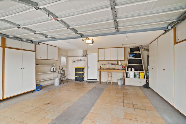 551 Oakbrook Dr, Modesto, CA 95354