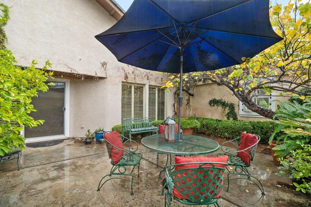 551 Oakbrook Dr, Modesto, CA 95354