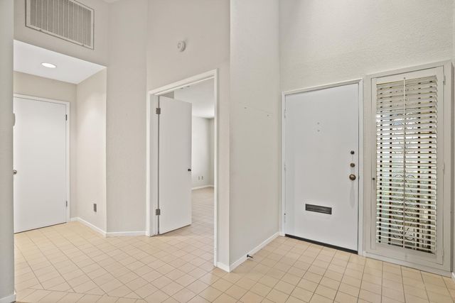 551 Oakbrook Dr, Modesto, CA 95354