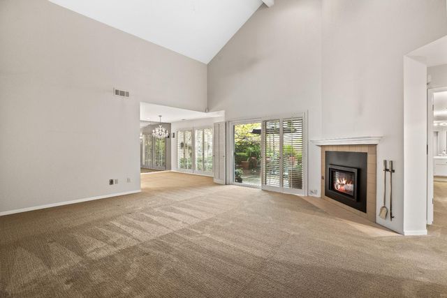 551 Oakbrook Dr, Modesto, CA 95354