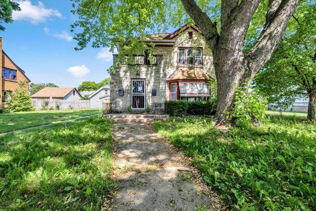 2754 N 56th STREET, Milwaukee, WI 53210