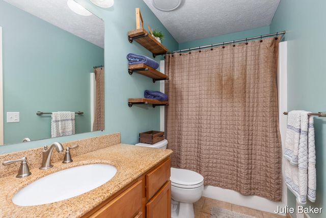 8283 Fairwood Drive, Georgetown Twp, MI 49428