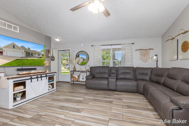 8283 Fairwood Drive, Georgetown Twp, MI 49428