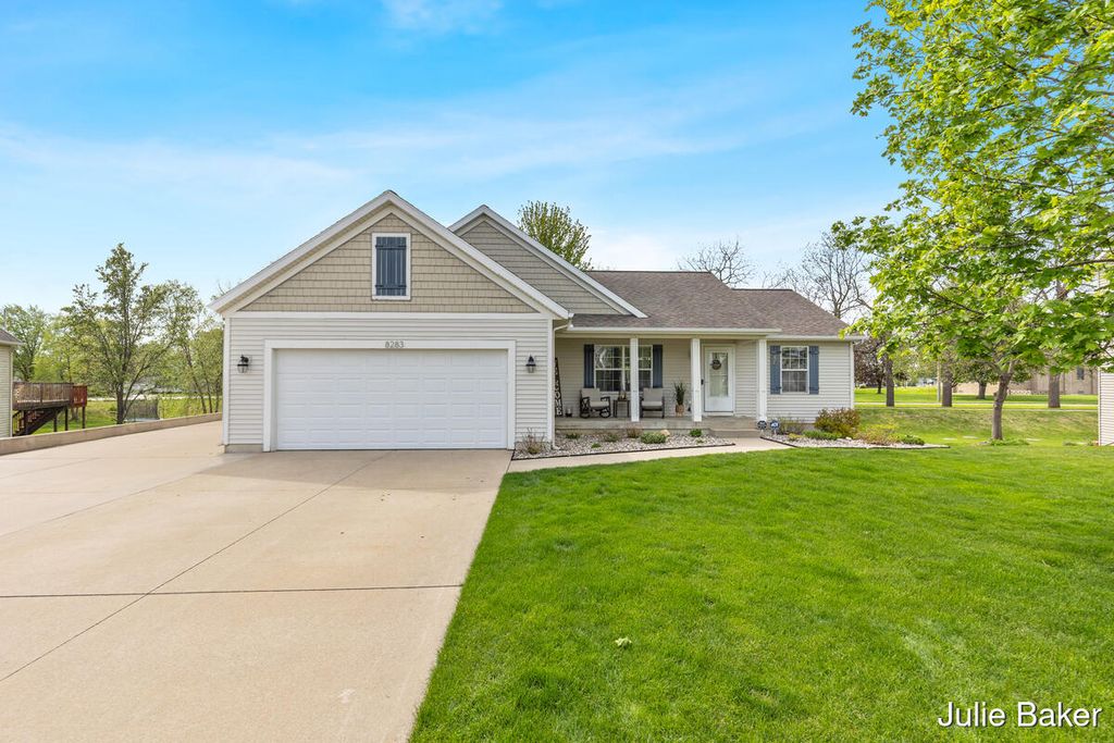 8283 Fairwood Drive, Georgetown Twp, MI 49428