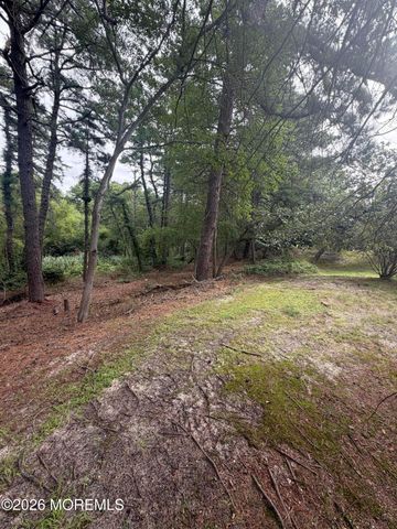 35 Milford Avenue 52, Whiting, NJ 08759