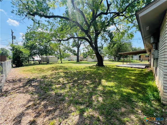 212 Brook Street, Seguin, TX 78155