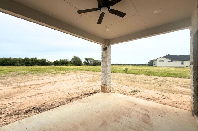 1412 Paxton LN, Florence, TX 78633