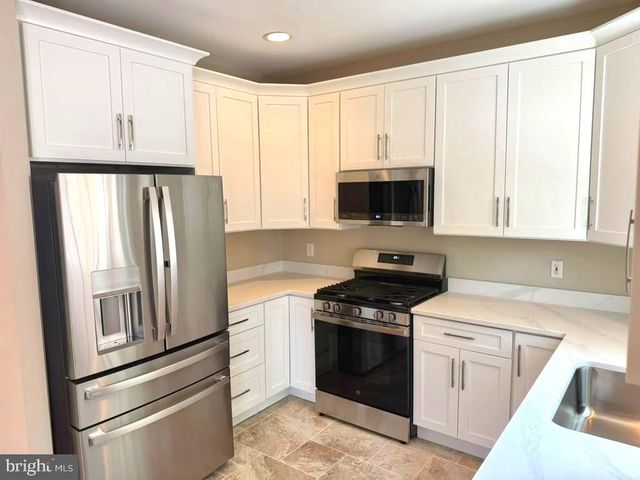 1166 N VERNON ST, Arlington, VA 22201