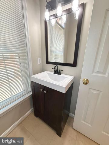 1166 N VERNON ST, Arlington, VA 22201