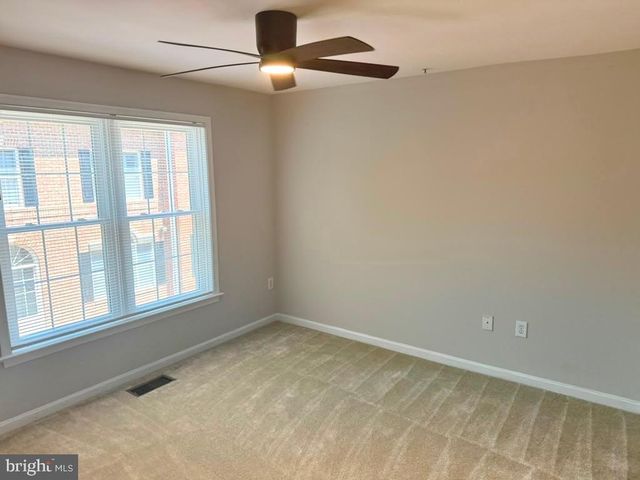 1166 N VERNON ST, Arlington, VA 22201