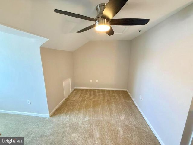 1166 N VERNON ST, Arlington, VA 22201