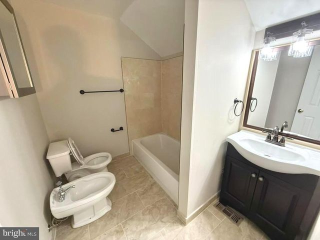 1166 N VERNON ST, Arlington, VA 22201