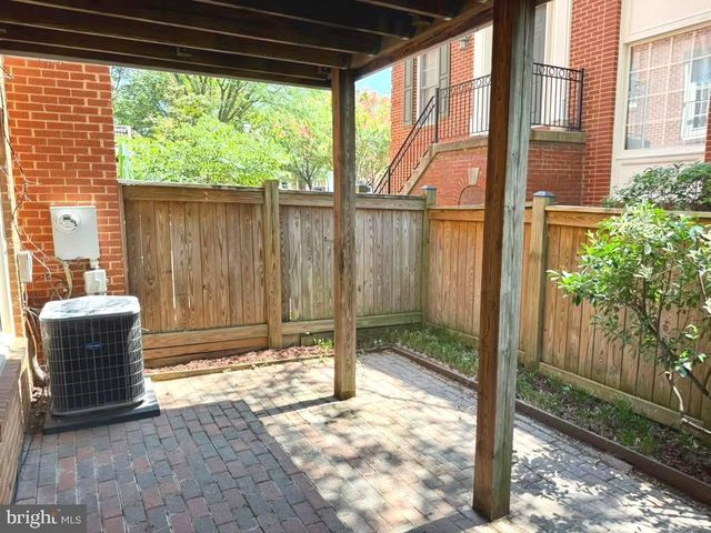 1166 N VERNON ST, Arlington, VA 22201