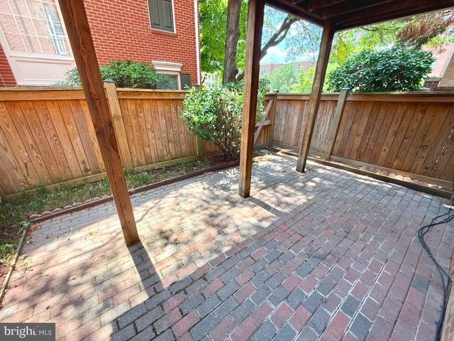 1166 N VERNON ST, Arlington, VA 22201