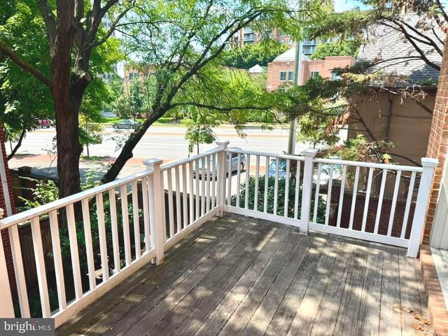 1166 N VERNON ST, Arlington, VA 22201