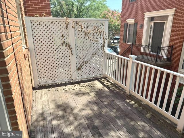 1166 N VERNON ST, Arlington, VA 22201