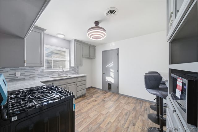 5792 E 27th Street, Tulsa, OK 74114