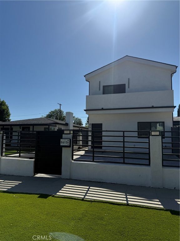 8613 Oakdale Avenue, Winnetka, CA 91306