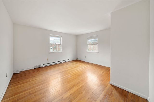11 Colonial Village Dr 8, Arlington, MA 02474