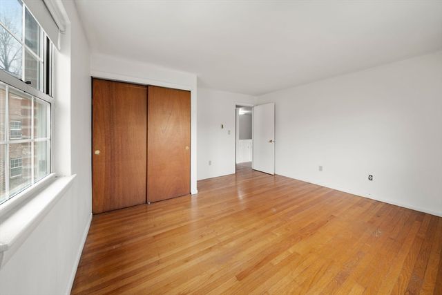 11 Colonial Village Dr 8, Arlington, MA 02474