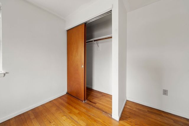 11 Colonial Village Dr 8, Arlington, MA 02474