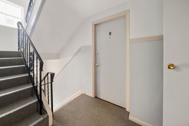 11 Colonial Village Dr 8, Arlington, MA 02474