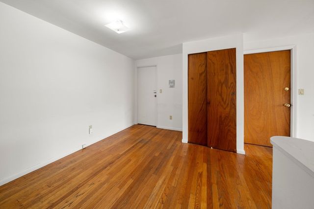 11 Colonial Village Dr 8, Arlington, MA 02474