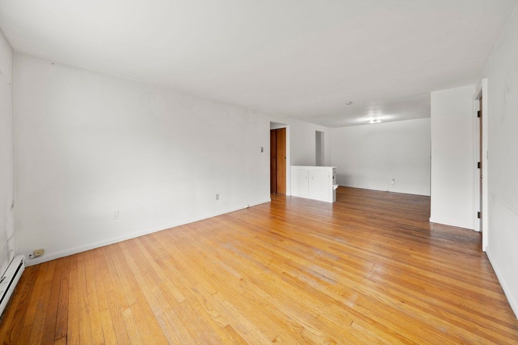 11 Colonial Village Dr 8, Arlington, MA 02474