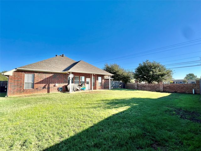 9220 Edgemont Drive, North Richland Hills, TX 76182