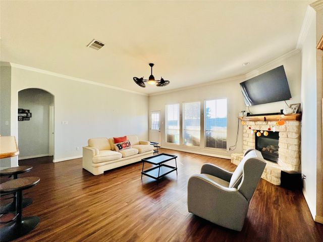 9220 Edgemont Drive, North Richland Hills, TX 76182