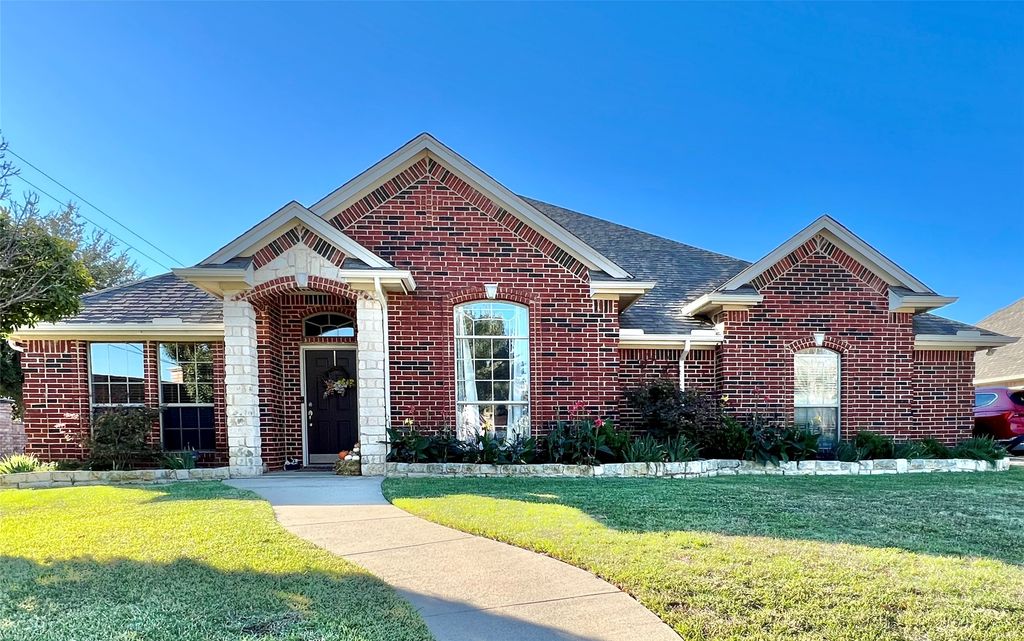 9220 Edgemont Drive, North Richland Hills, TX 76182