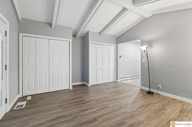 5930 N 69Th Street, Omaha, NE 68104