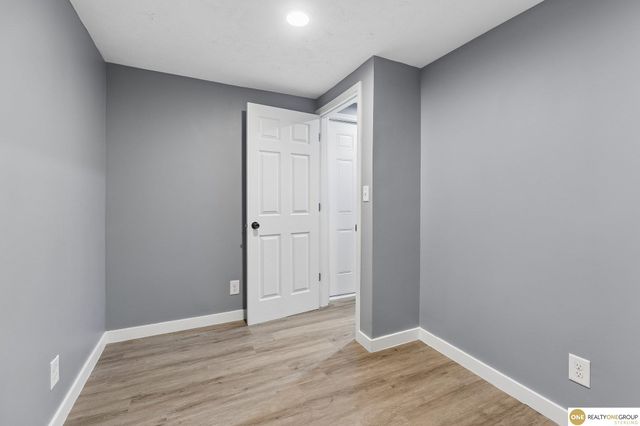 5930 N 69Th Street, Omaha, NE 68104