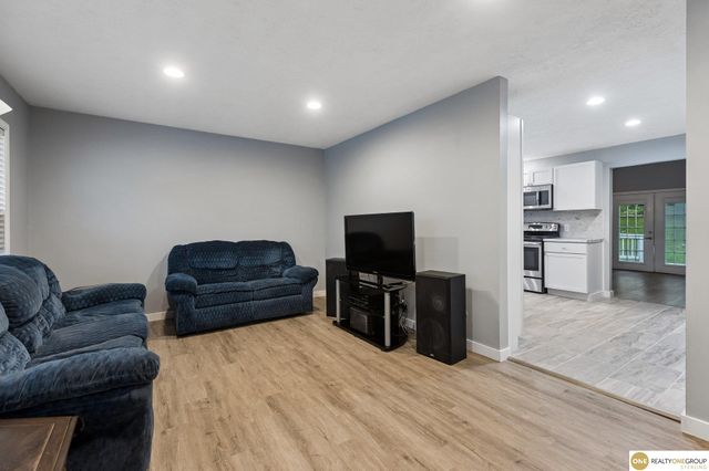 5930 N 69Th Street, Omaha, NE 68104