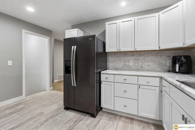 5930 N 69Th Street, Omaha, NE 68104