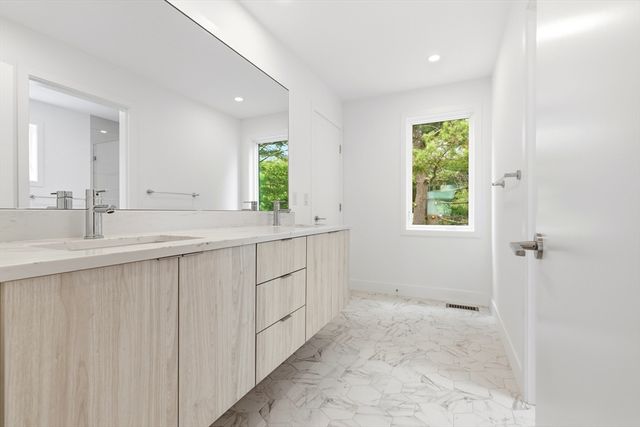 3 Linc Cole Lane, Lexington, MA 02421