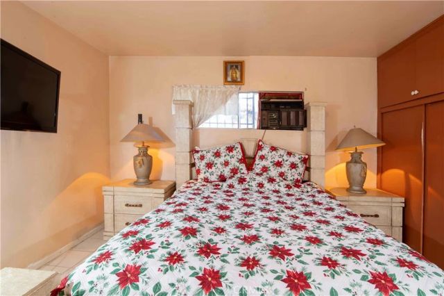 8130 Lullaby, Panorama City, CA 91402