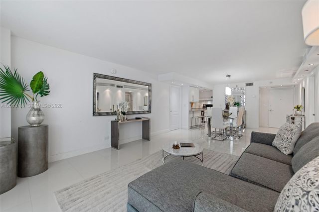 6039 Collins Ave PH7, Miami Beach, FL 33140