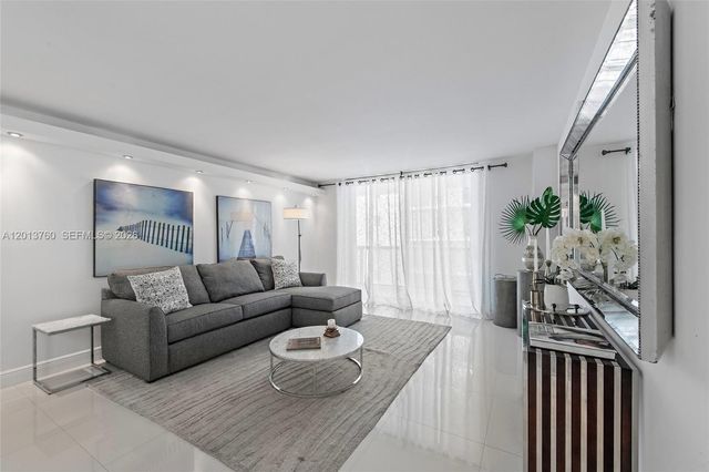 6039 Collins Ave PH7, Miami Beach, FL 33140
