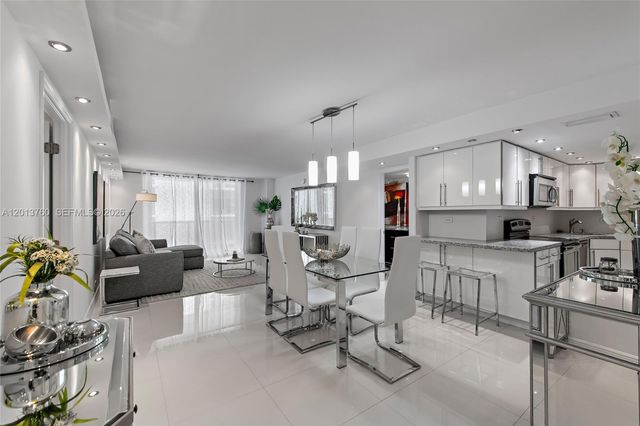 6039 Collins Ave PH7, Miami Beach, FL 33140