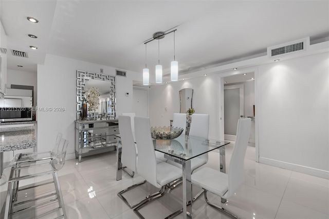 6039 Collins Ave PH7, Miami Beach, FL 33140