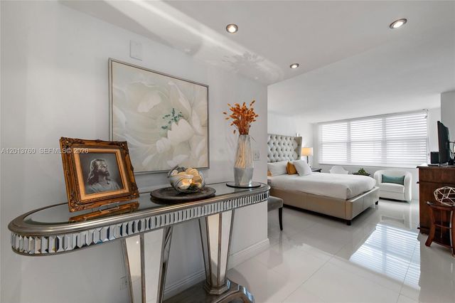6039 Collins Ave PH7, Miami Beach, FL 33140