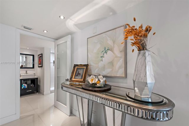 6039 Collins Ave PH7, Miami Beach, FL 33140