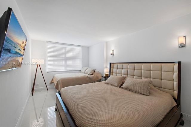 6039 Collins Ave PH7, Miami Beach, FL 33140