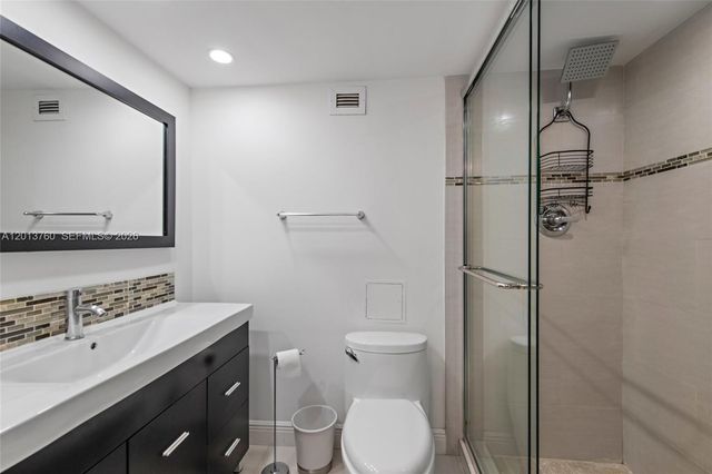 6039 Collins Ave PH7, Miami Beach, FL 33140