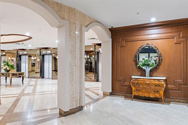 6039 Collins Ave PH7, Miami Beach, FL 33140