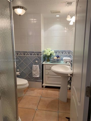 2555 Collins Ave 711, Miami Beach, FL 33140